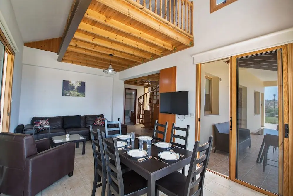 Протарас: 6 Bedroom Villa With Private Pool in the Area of Konnos