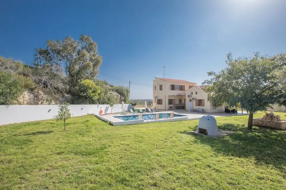 Протарас: 6 Bedroom Villa With Private Pool in the Area of Konnos
