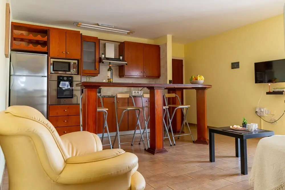 Айя-Напа: Gold Feathers Apartment By STAY BnB