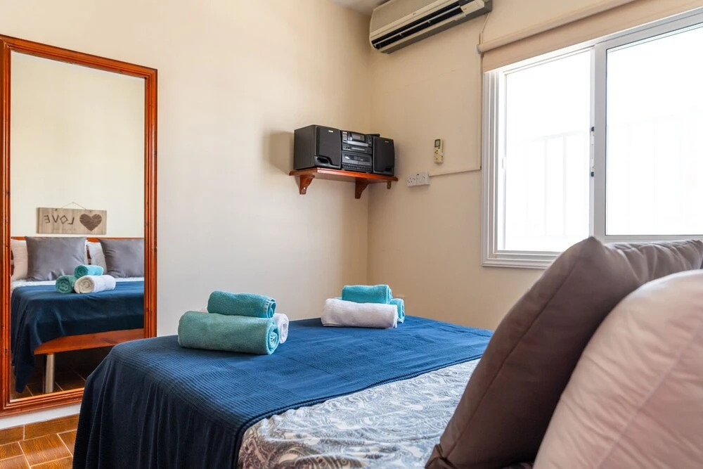 Айя-Напа: Gold Feathers Apartment By STAY BnB
