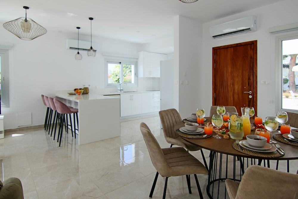 Пейя: Phaedrus Living: Luxury Villa Ellison