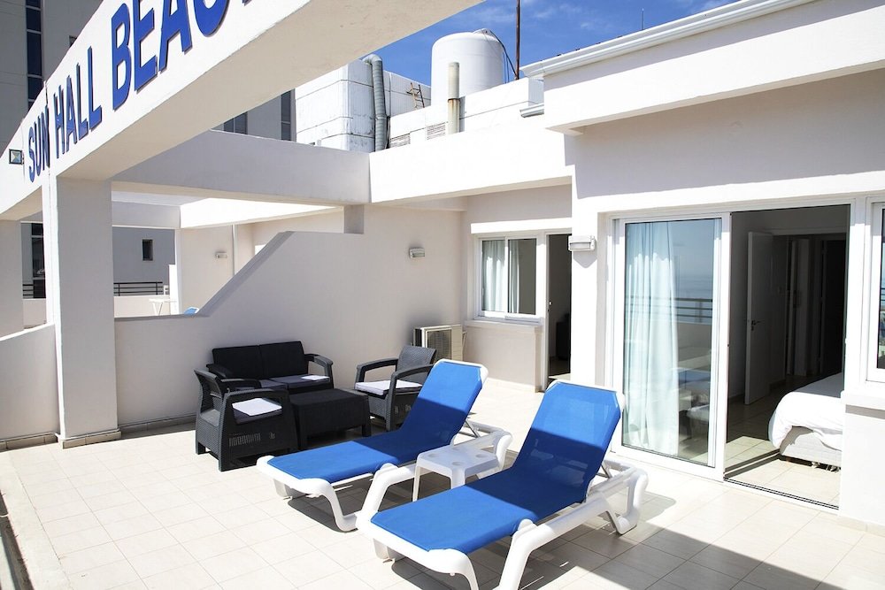 Sun Hall Beach Hotel Apartments — фото 1