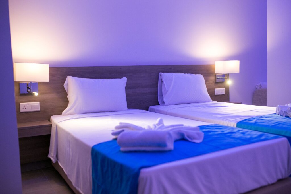 Айя-Напа: Flora Maria Hotel & Annex Apartments