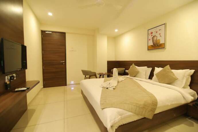 Героскипу: Hotel Paphian Bay