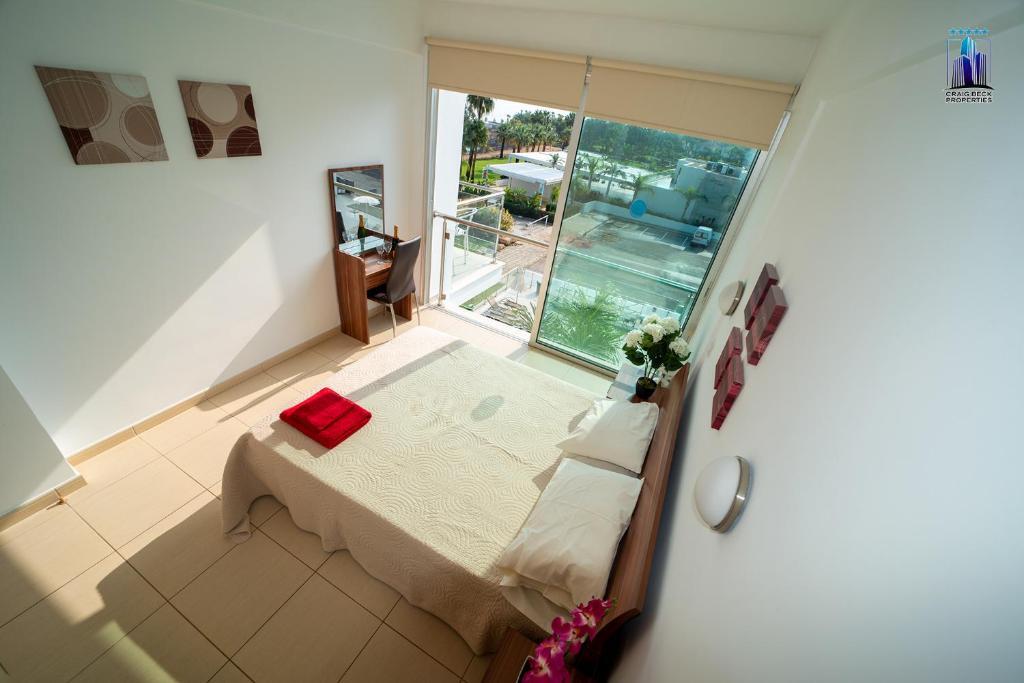 Протарас: Coralli Spa Beachfront Apartment With Breathtaking Sea Views