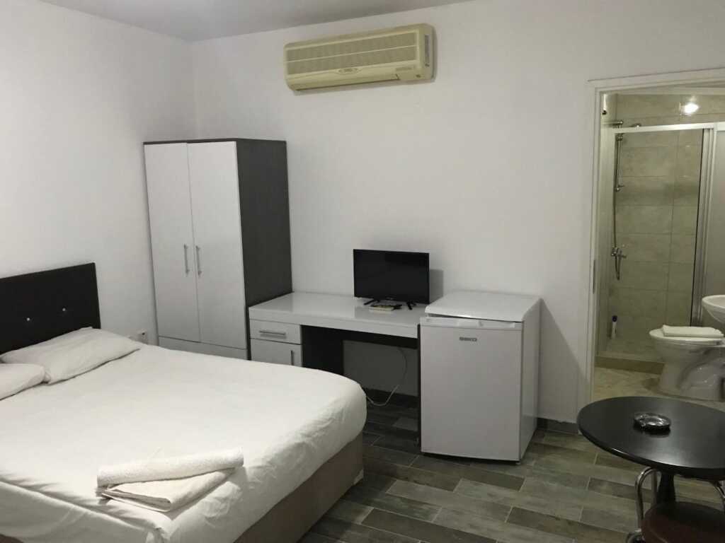 Кирения: City Hotel