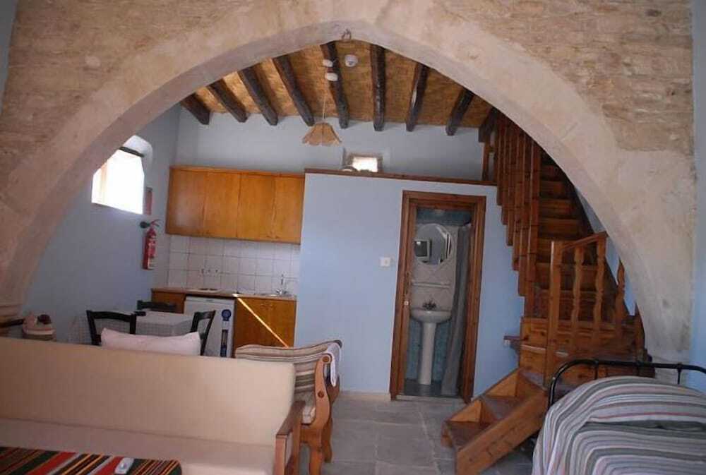 Скарину: Traditional Village Houses Skarinou
