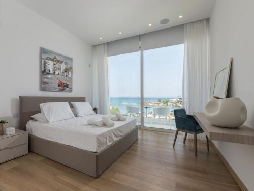 Протарас: Blue Protaras Seafront