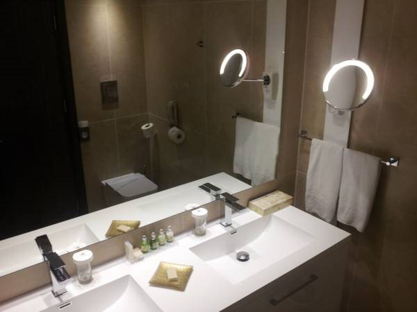 Айя-Напа: Adams Beach Hotel & Deluxe Wing