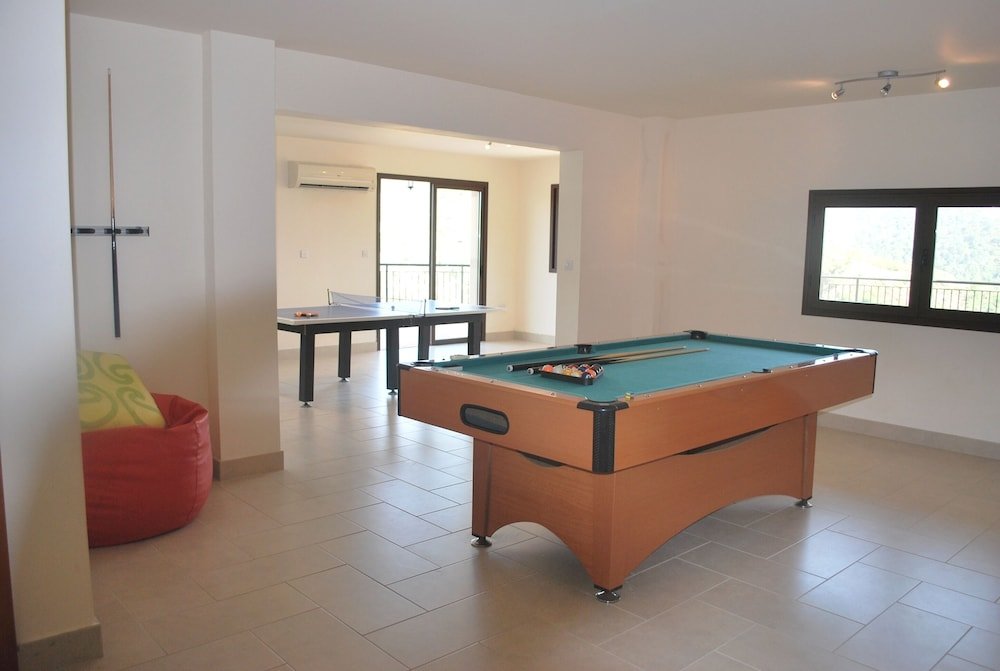 Полис Хрисохус: Amazing Luxury Villa, Enormous Heated Pool Jacuzzi, Gym, Games Room In Paphos,