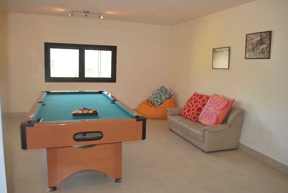 Полис Хрисохус: Amazing Luxury Villa, Enormous Heated Pool Jacuzzi, Gym, Games Room In Paphos,
