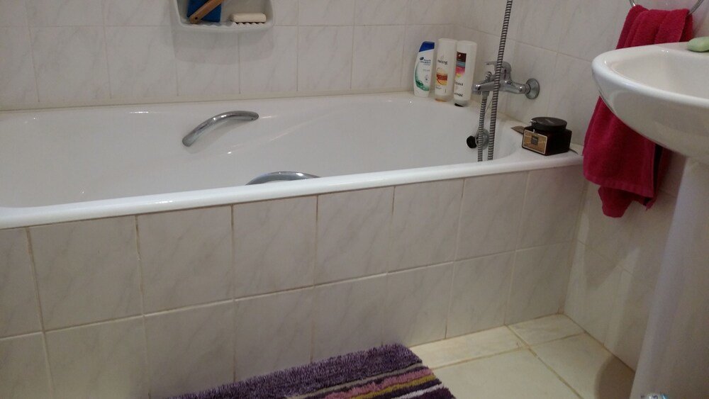 Пафос: Remarkable 1-bed Apartment Limnaria Gardens Paphos