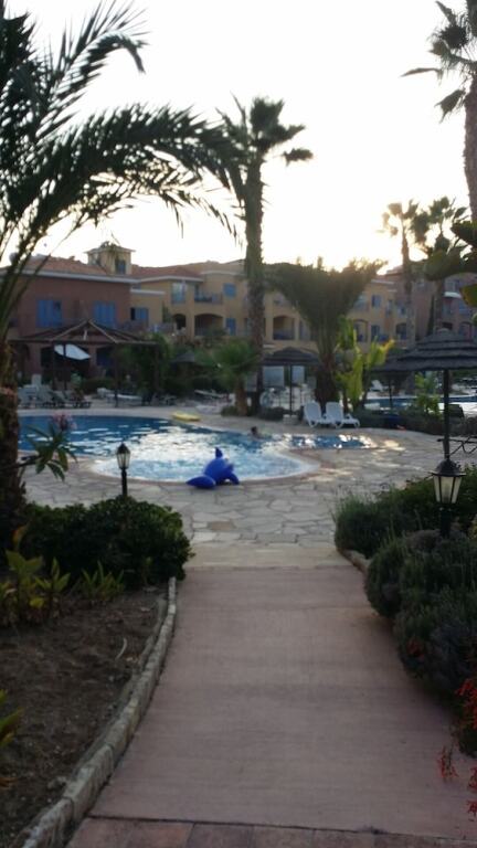 Пафос: Excellent hot Beach Spot 1-bed Apartment in Paphos