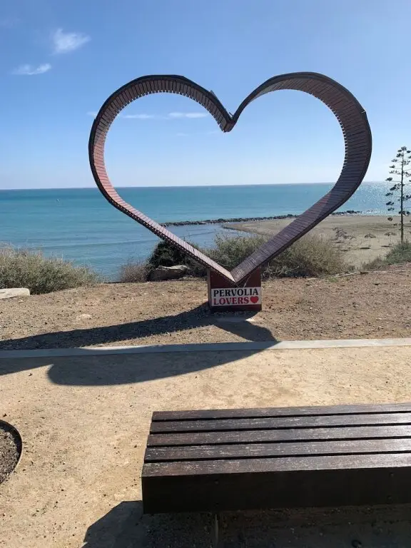 Кити: Beachfront Family Holiday Villa Perivolia