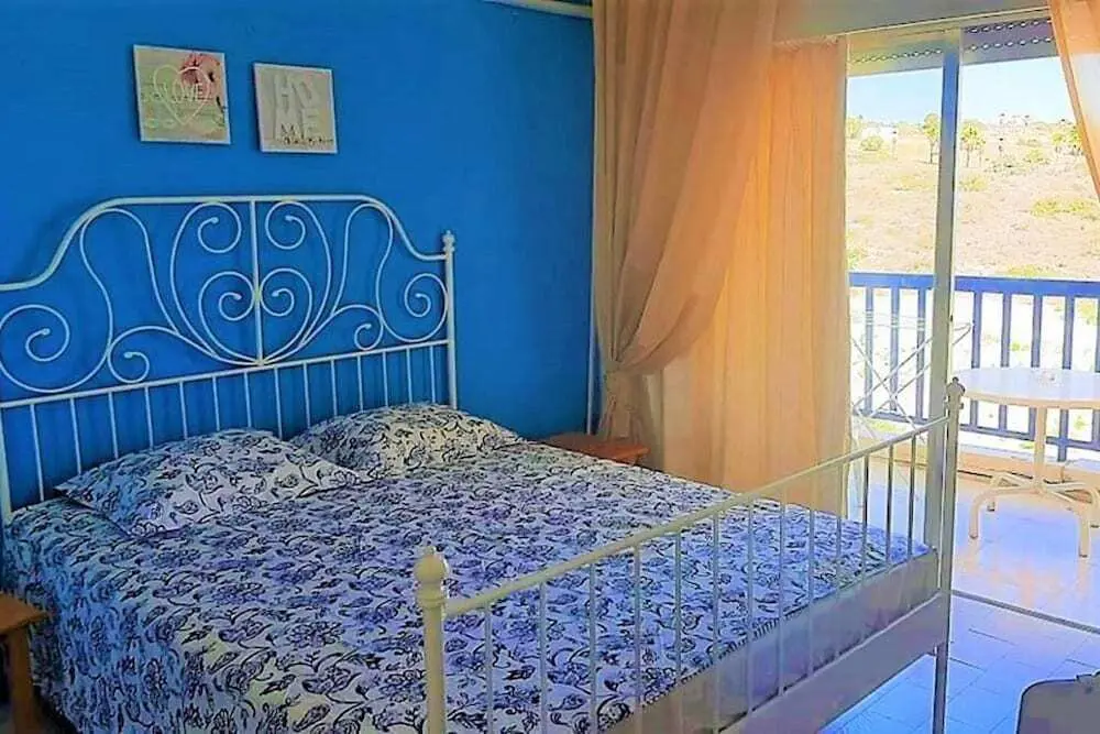 Агиос Тихонас: 1 Bedroom Apartment With a Magnificent sea View