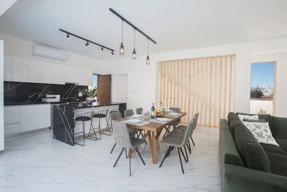 Протарас: 4 Bedroom Villa With Privaet Pool in the Center Protaras Vie Bleu Villa Vb1