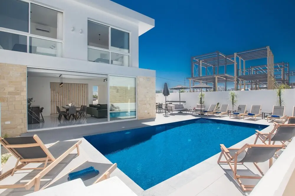 Протарас: 4 Bedroom Villa With Privaet Pool in the Center Protaras Vie Bleu Villa Vb1