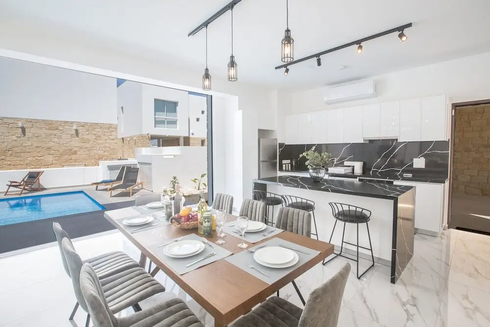 Протарас: 4 Bedroom Villa With Privaet Pool in the Center Protaras Vie Bleu Villa Vb1
