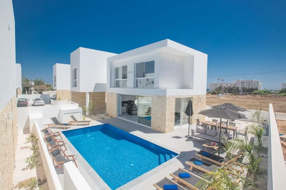Протарас: 4 Bedroom Villa With Privaet Pool in the Center Protaras Vie Bleu Villa Vb1