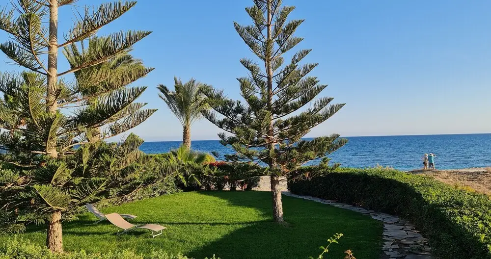 Масотос: Stunning 5-bed Beach Front Villa, Private Beach
