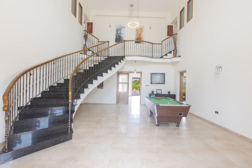 Протарас: Protaras Holiday Villa Pa7 Private 7 Bedroom Villa