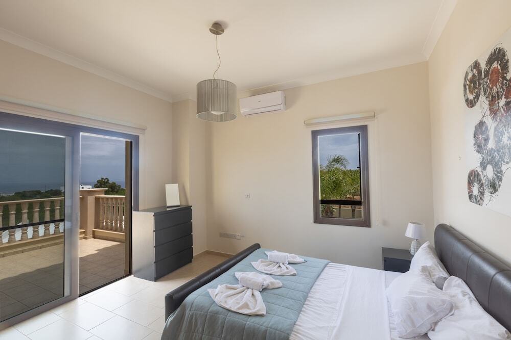 Протарас: Protaras Holiday Villa Pa7 Private 7 Bedroom Villa