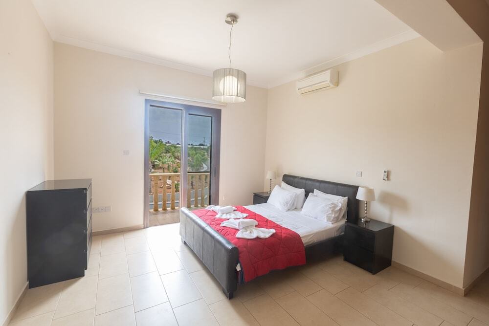 Протарас: Protaras Holiday Villa Pa7 Private 7 Bedroom Villa