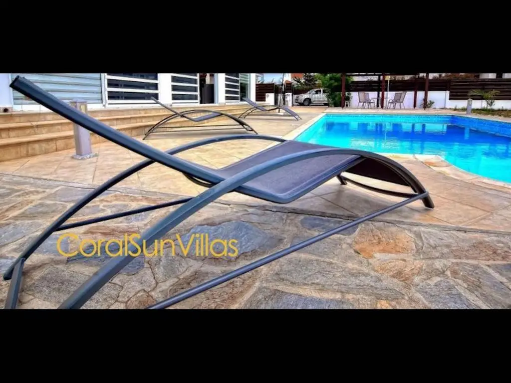 Пейя: Villa 200m To The Coral Bay Strip, Large Pool