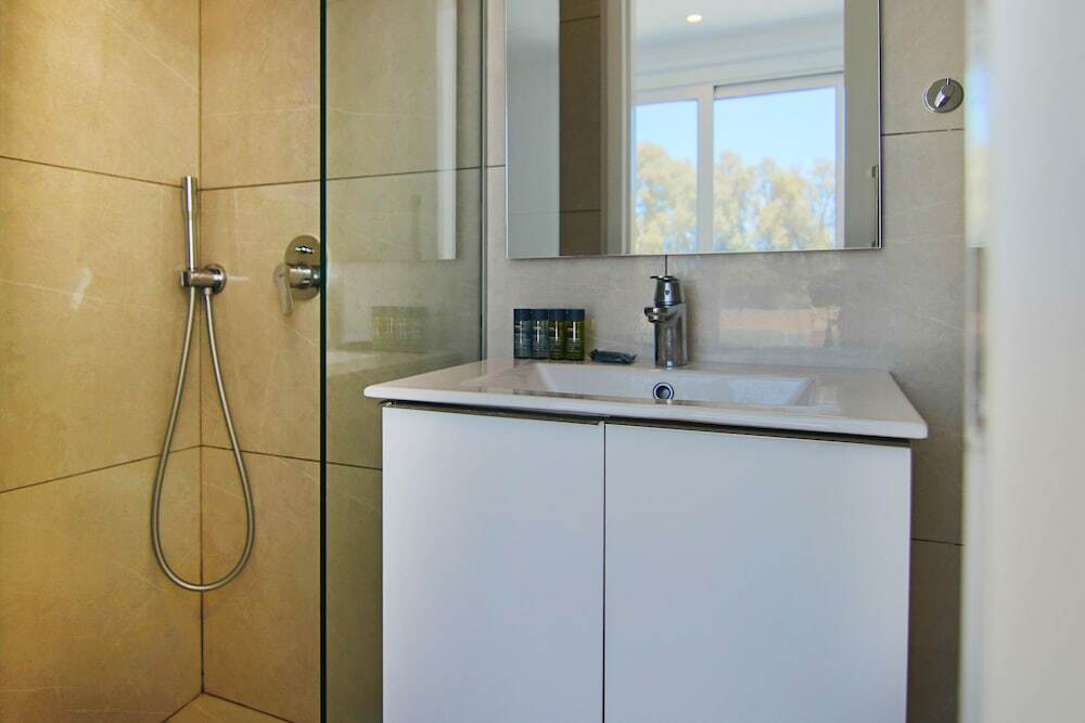 Пафос: Phaedrus Living: Seaside Deluxe Flat Harbour 112