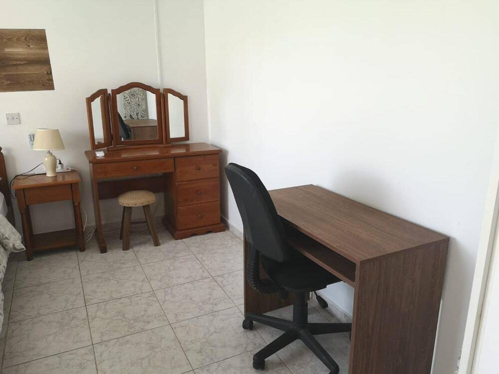 Пафос: 1-bed Cosy Apartment Close to Paphos Beach