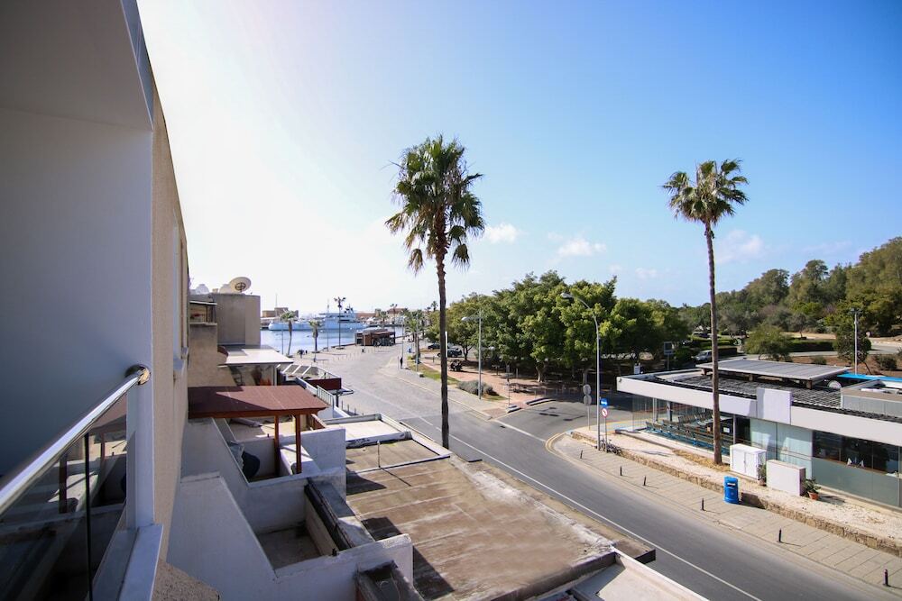 Phaedrus Living: Seaside Executive Flat Harbour 101 — фото 1