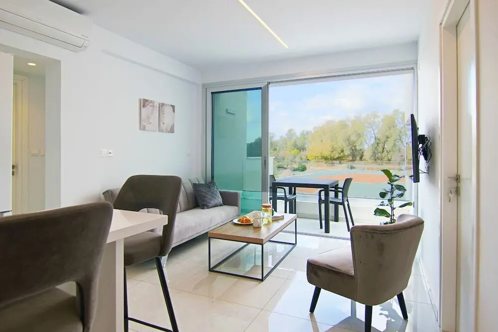 Пафос: Phaedrus Living: Seaside Executive Flat Harbour 204