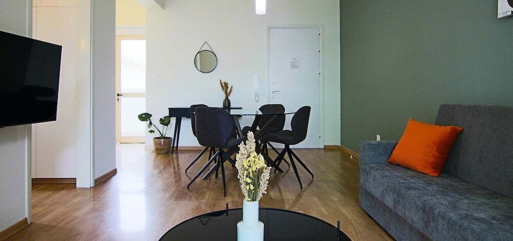 Никосия: Phaedrus Living: City View Luxury Iras Flat 102