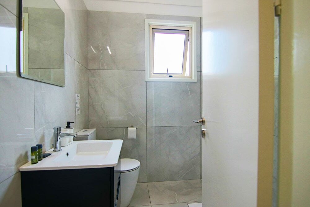 Никосия: Phaedrus Living: City View Luxury Iras Flat 102