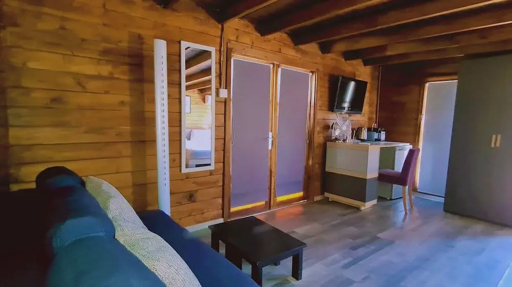 Паралимни: Wooden Bungalow by STAY BnB