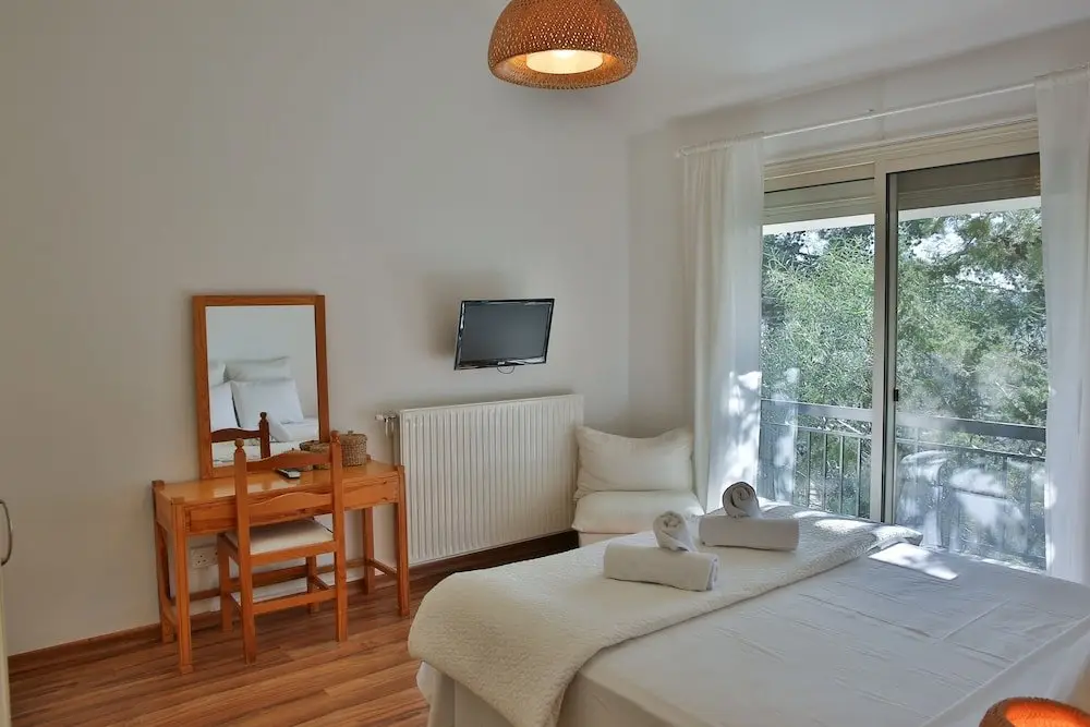 Какопетрия: Nestor Hillside Moniatis House
