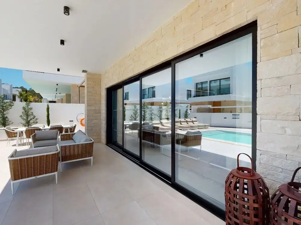Протарас: Sanders Konnos Bay Terpsichori - Striking 4-bedroom Villa With a Side Sea View