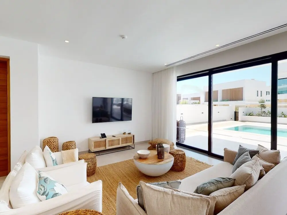 Протарас: Sanders Konnos Bay Terpsichori - Striking 4-bedroom Villa With a Side Sea View