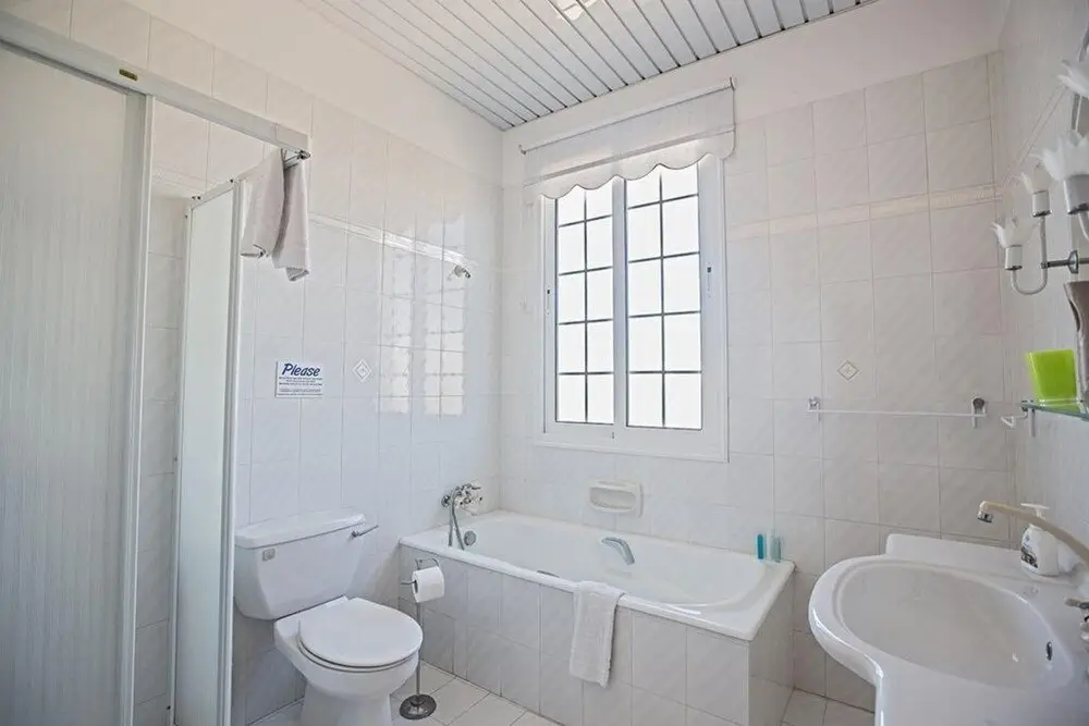 Паралимни: Papas Villa AQ An75