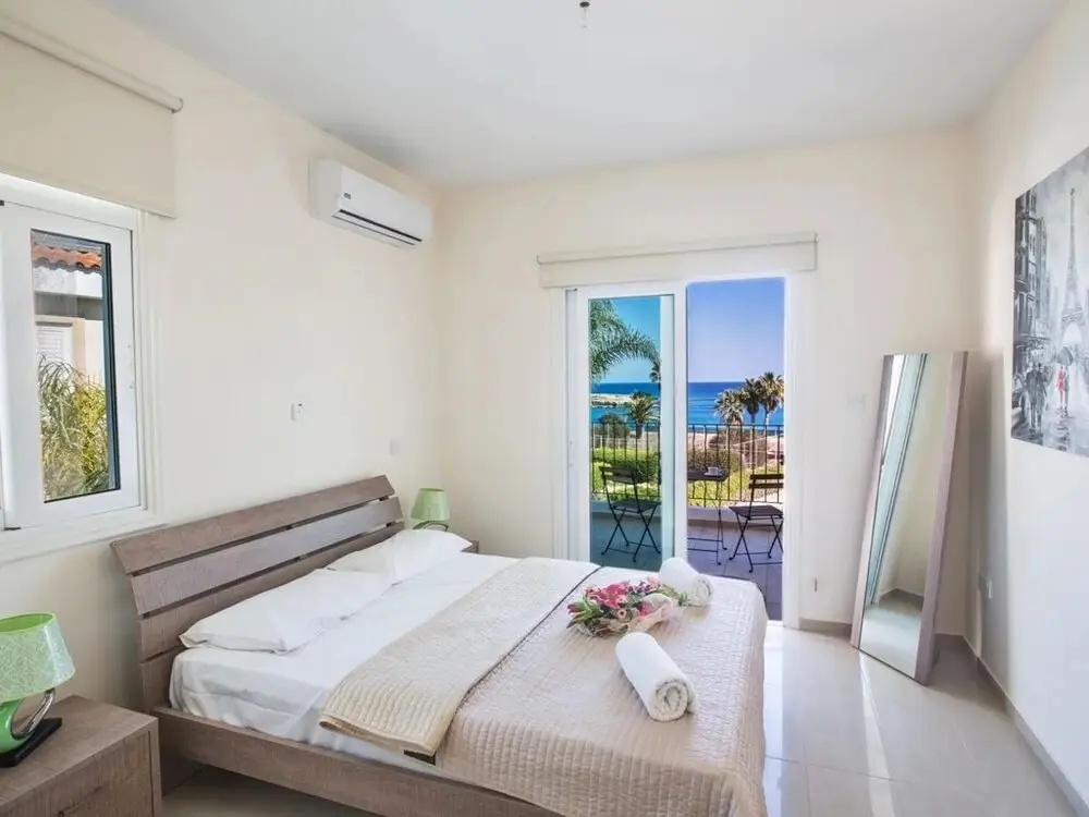 Протарас: Villa Shaye AQ Me16