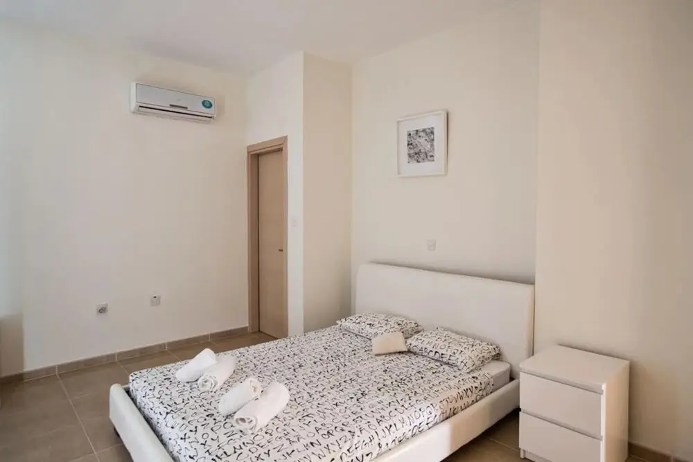 Протарас: Villa Darcy AQ DV8