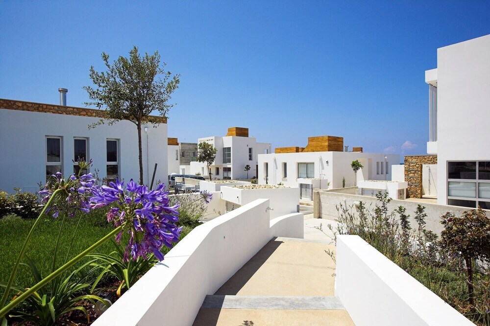 Paradise Cove Luxurious Beach Villas Indigo 1 Bedroom Villa — фото 1