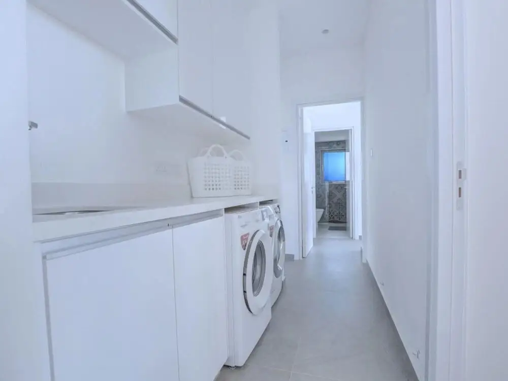 Паралимни: Villa Chivon AQ WP8