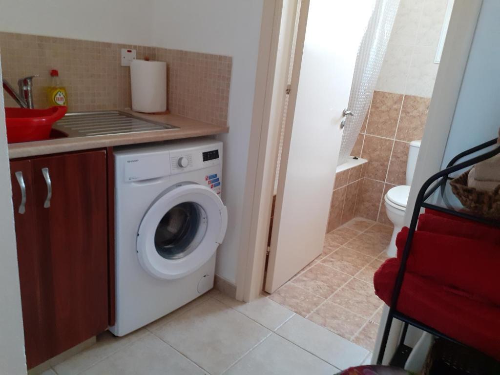 Куклия: Beautiful 2-bed House in Mandria, Paphos