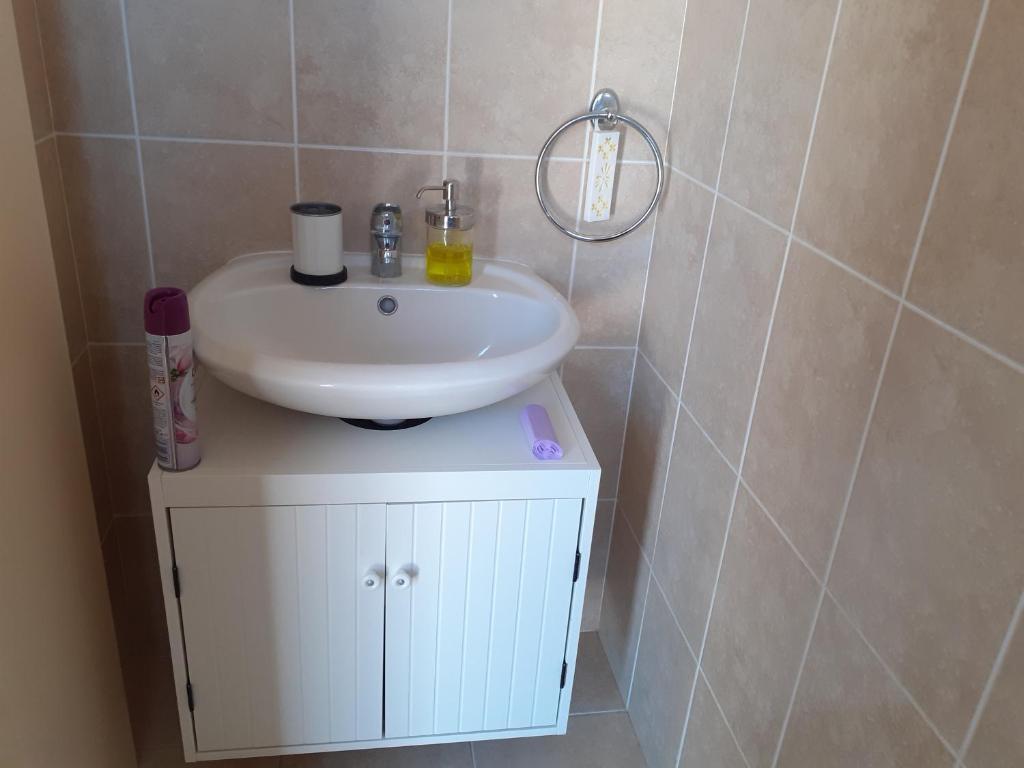 Куклия: Beautiful 2-bed House in Mandria, Paphos