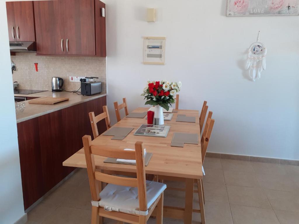 Куклия: Beautiful 2-bed House in Mandria, Paphos