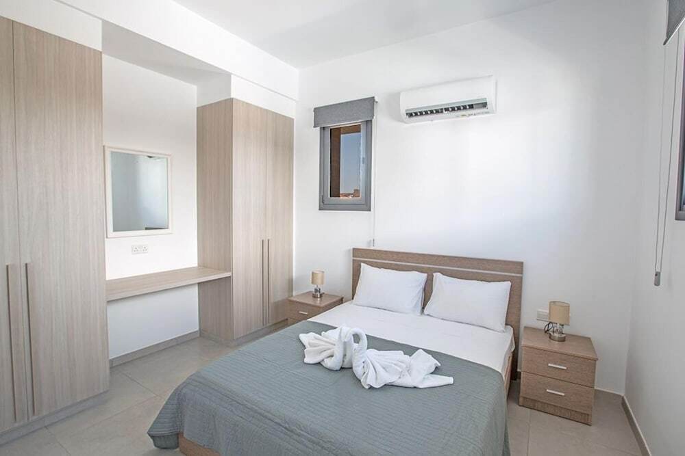 Протарас: Villa Priya AQ PR5