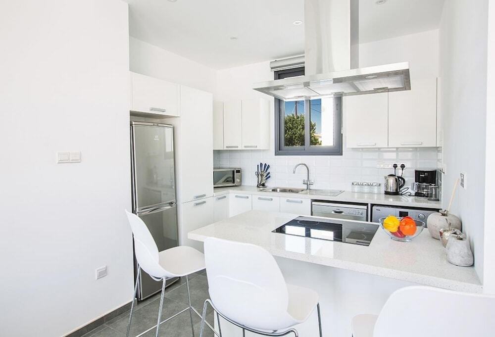 Протарас: Villa Priya AQ PR5