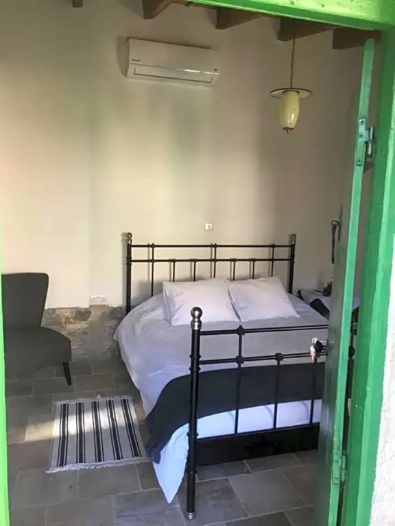 Литродонтас: To Spiti Sto Xorko