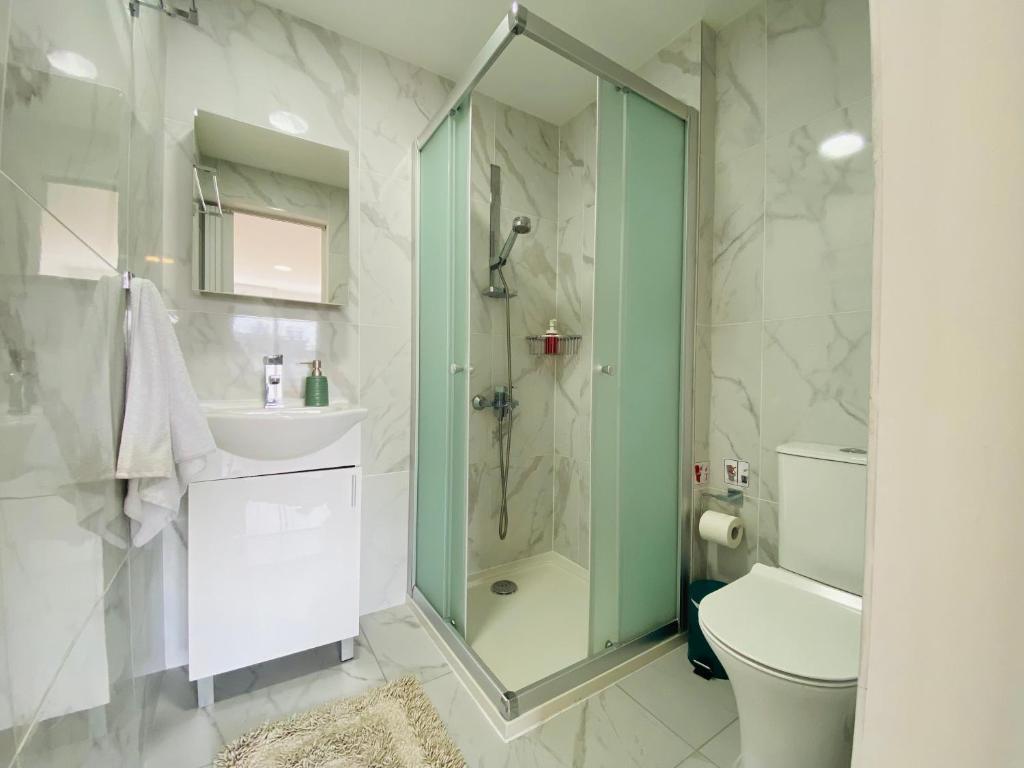 Ларнака: Pink Flamingo 1-BR apartment in Larnaca